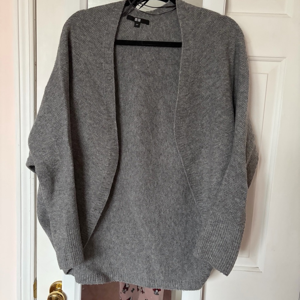 Uniqlo Women's Grey Knit Cardigan Sweater